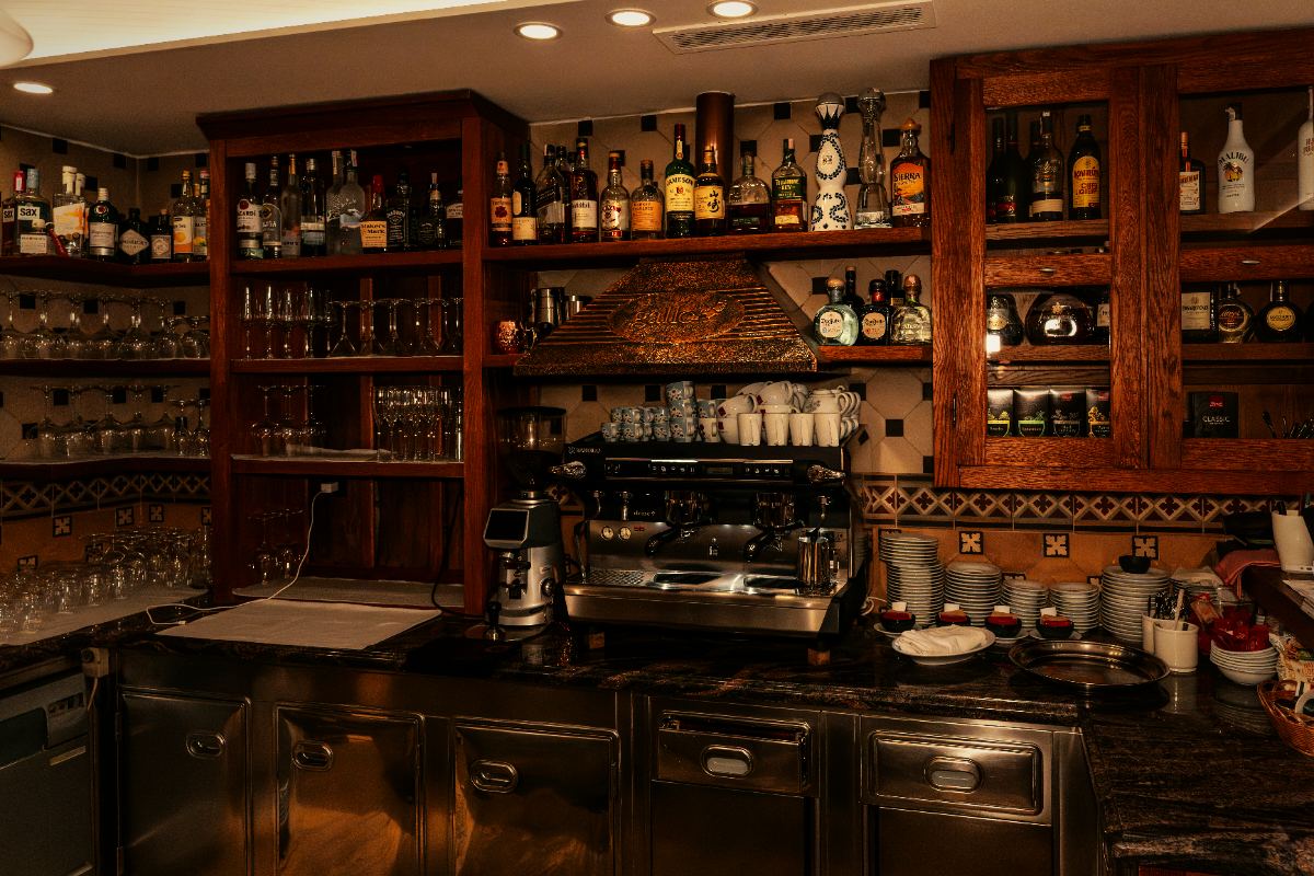 Bar uz ulaz, ručno odabrane etikete